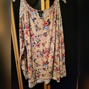 3X Floral Long Sleeve Top with Lace Accents